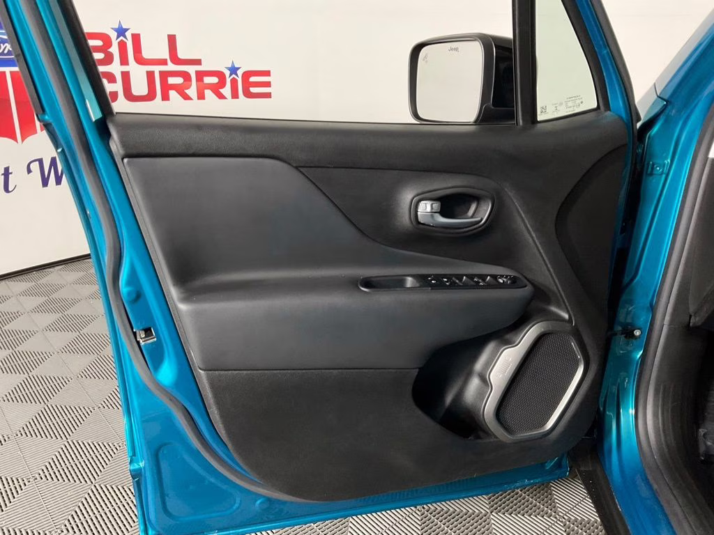 2022 Bikini Metallic Clearcoat Jeep Renegade Limited 4X4 SUV