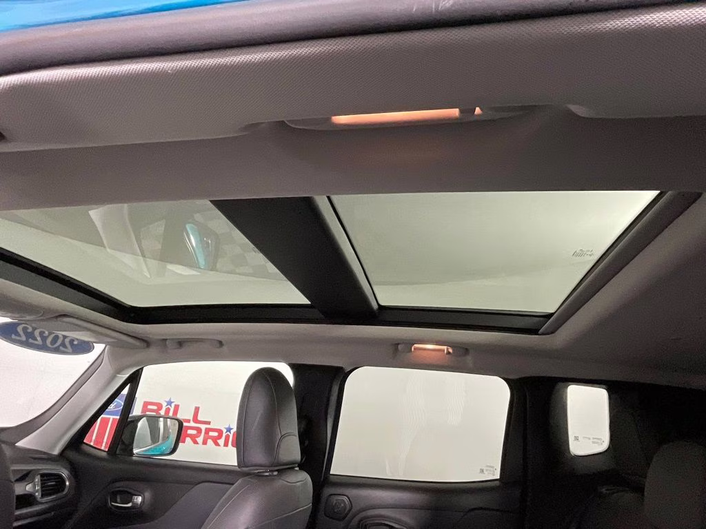 2022 Bikini Metallic Clearcoat Jeep Renegade Limited 4X4 SUV