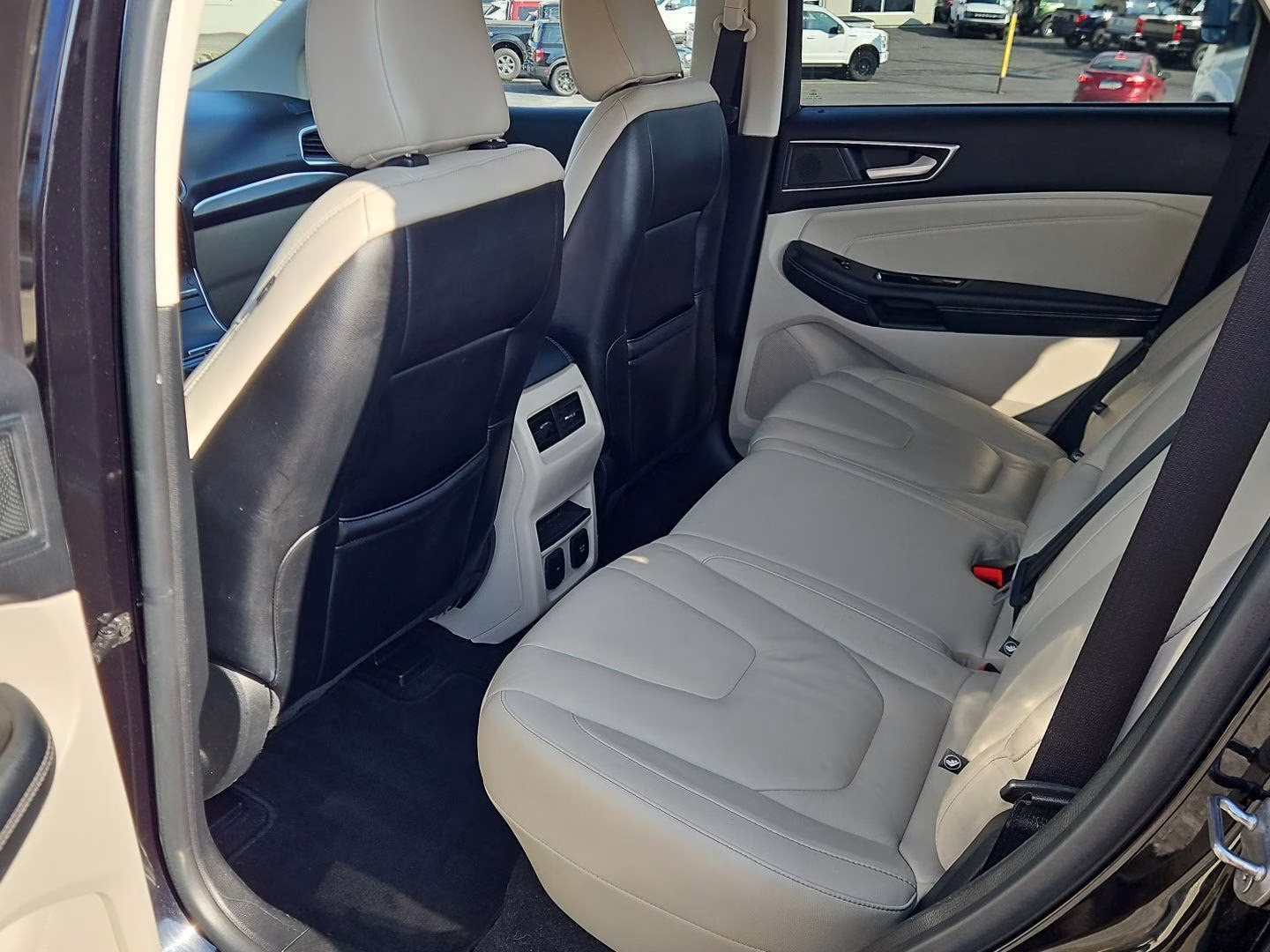 2020 Agate Black Ford Edge Titanium FWD SUV