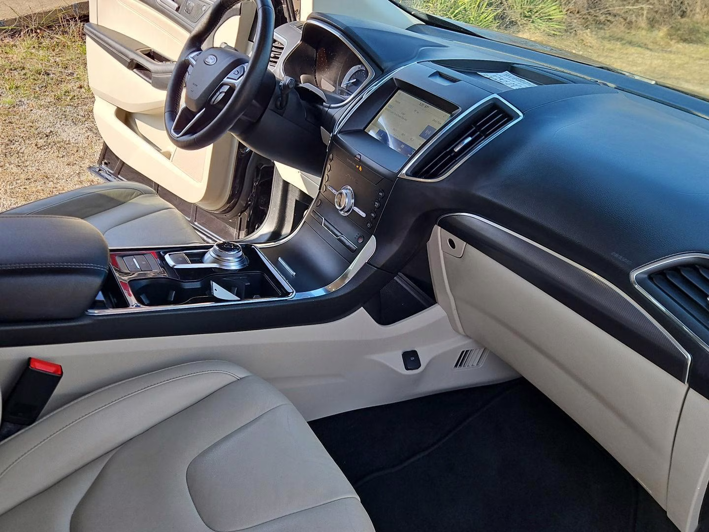 2020 Agate Black Ford Edge Titanium FWD SUV