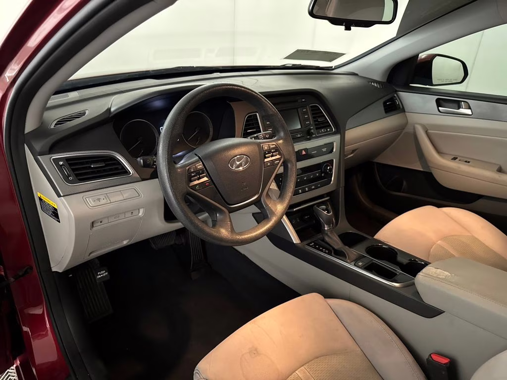 2015 Venetian Red Hyundai Sonata SE FWD Sedan