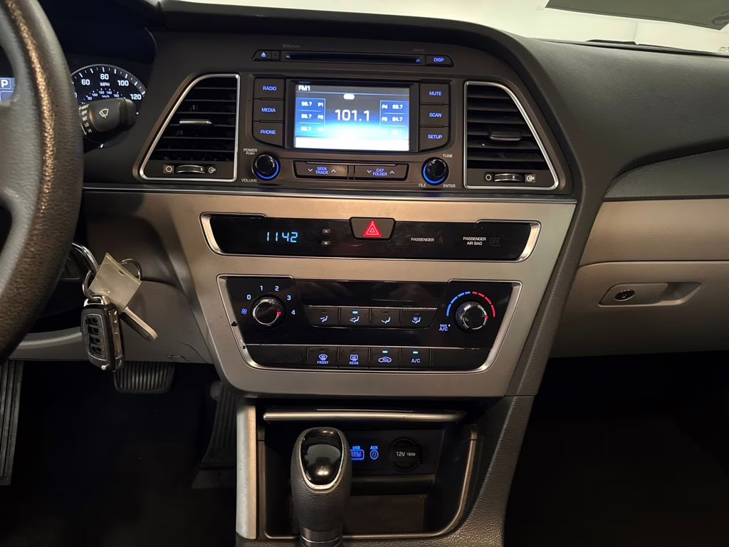 2015 Venetian Red Hyundai Sonata SE FWD Sedan