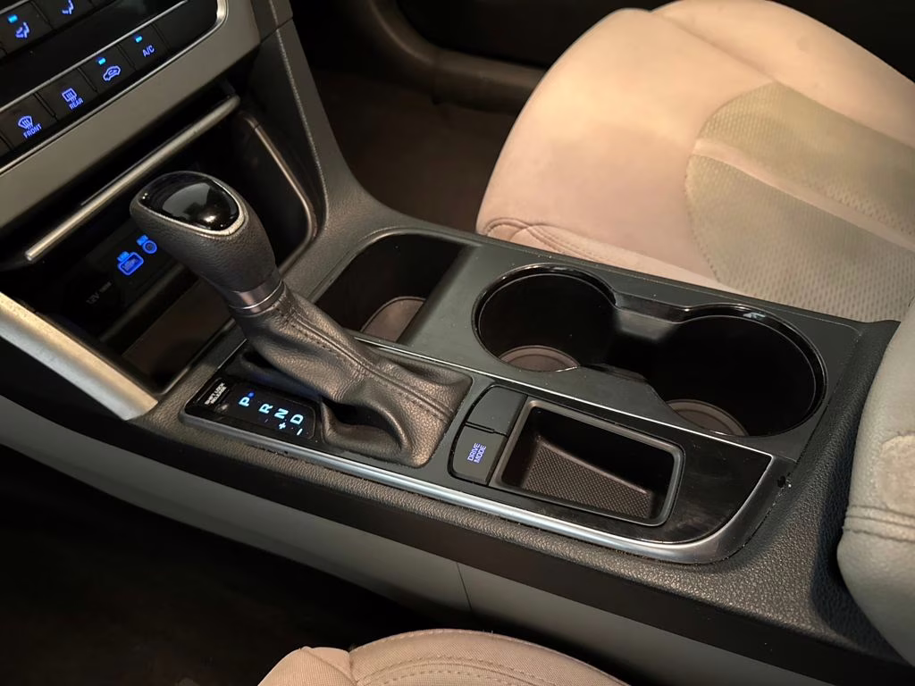 2015 Venetian Red Hyundai Sonata SE FWD Sedan