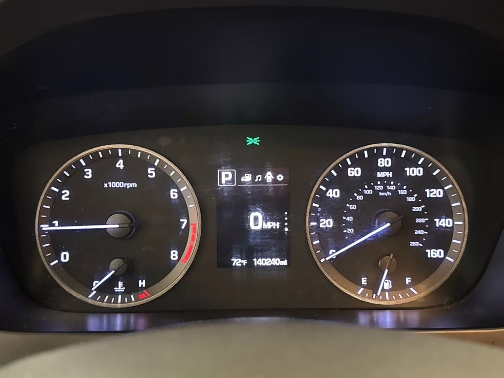 2015 Venetian Red Hyundai Sonata SE FWD Sedan