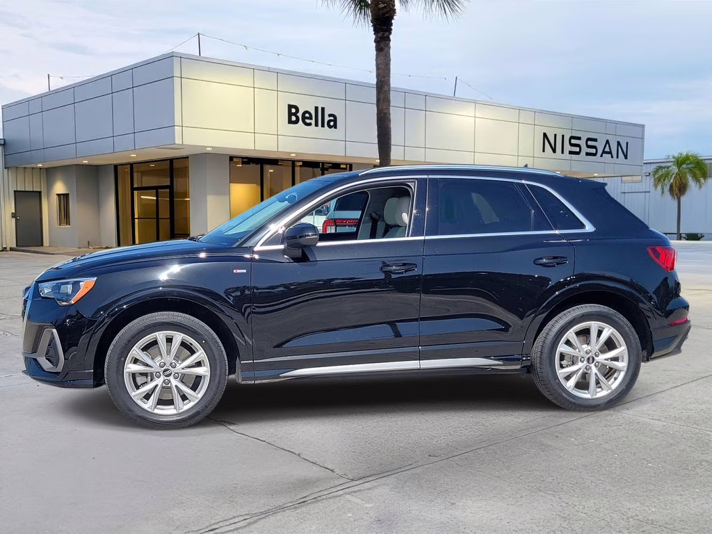 2021 Mythos Black Metallic Audi Q3 Premium AWD SUV