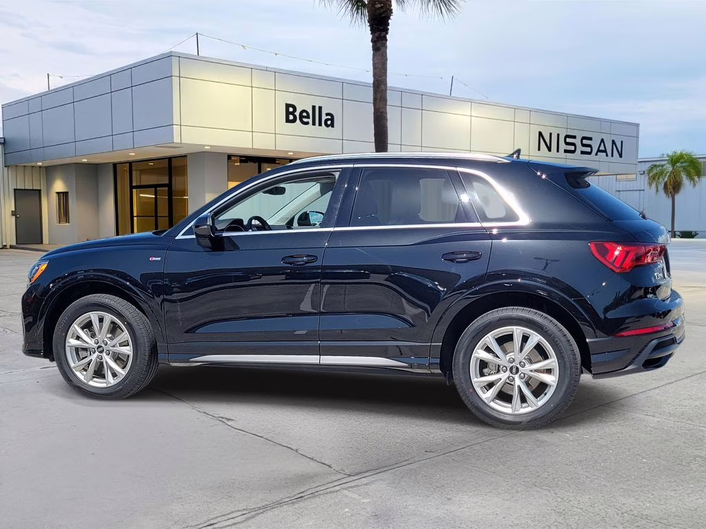 2021 Mythos Black Metallic Audi Q3 Premium AWD SUV