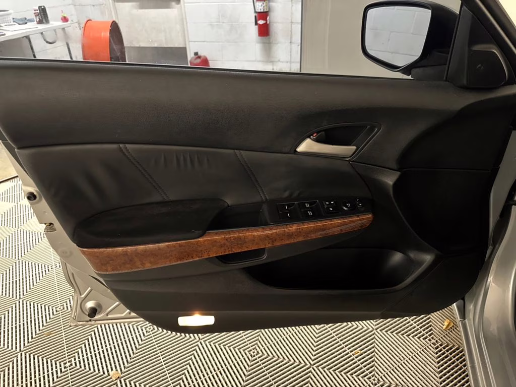 2012 Alabaster Silver Metallic Honda Accord EX-L FWD Sedan