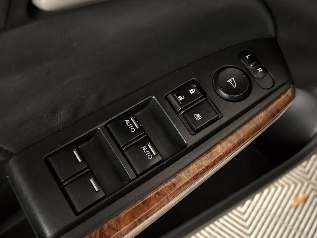 2012 Alabaster Silver Metallic Honda Accord EX-L FWD Sedan