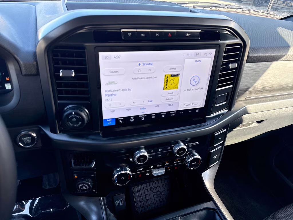 2024 Oxford White Ford F-150 XLT 4X4 Truck