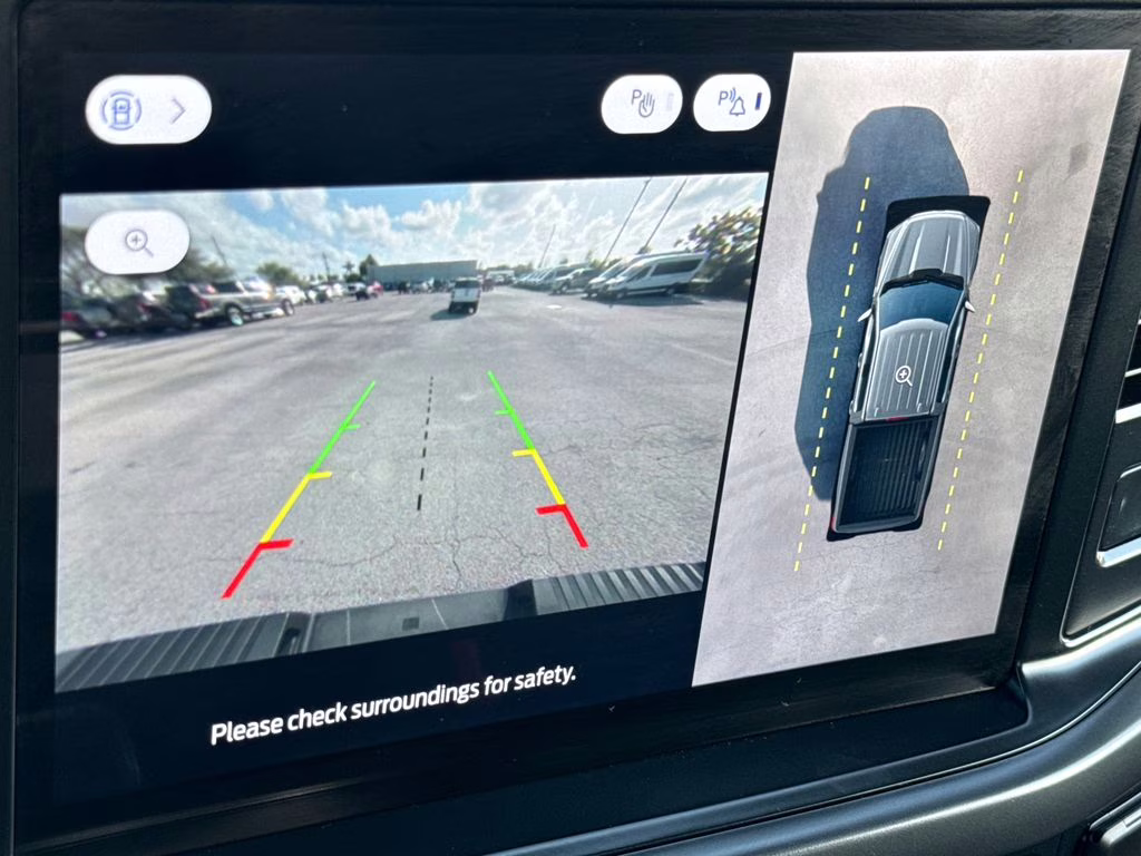 2024 Oxford White Ford F-150 XLT 4X4 Truck