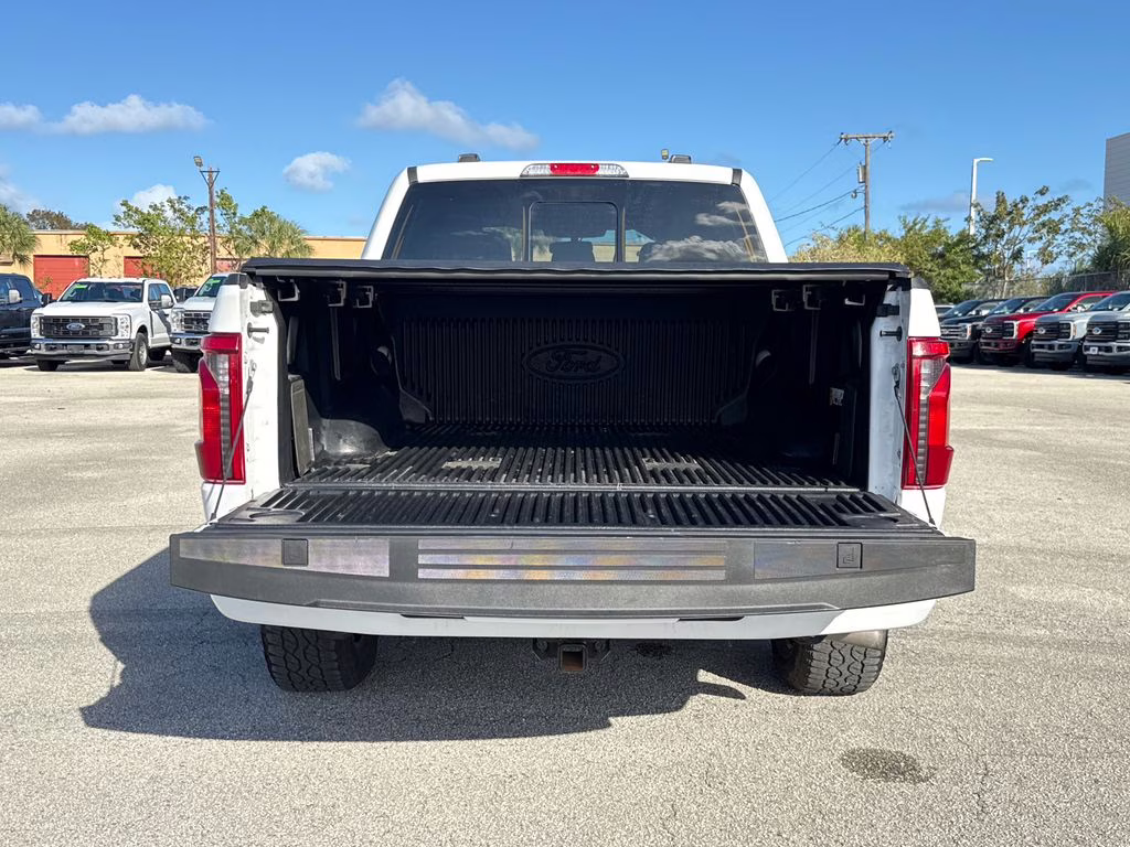2024 Oxford White Ford F-150 XLT 4X4 Truck