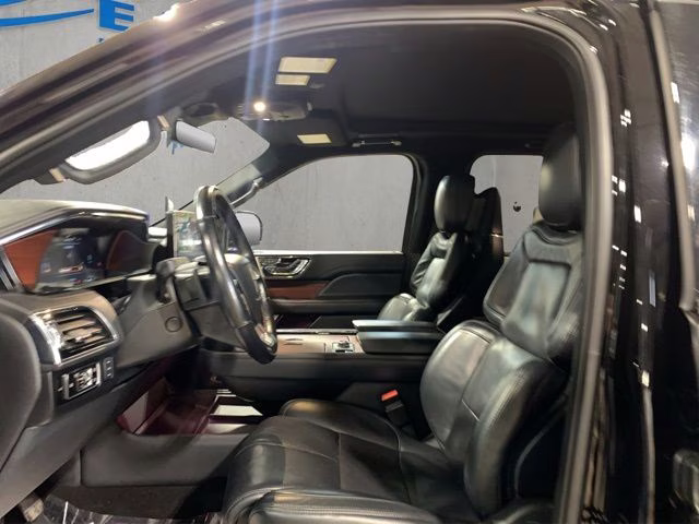 2023 Infinite Black Metallic Clearcoat Lincoln Navigator L Reserve 4X4 SUV