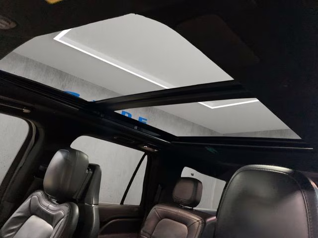 2023 Infinite Black Metallic Clearcoat Lincoln Navigator L Reserve 4X4 SUV