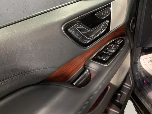 2023 Infinite Black Metallic Clearcoat Lincoln Navigator L Reserve 4X4 SUV