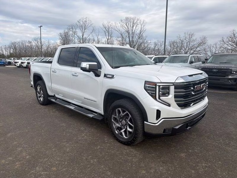 2023 White Frost Tricoat GMC Sierra SLT 4X4 Truck