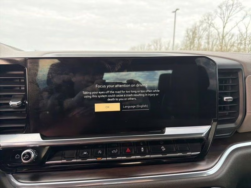 2023 White Frost Tricoat GMC Sierra SLT 4X4 Truck