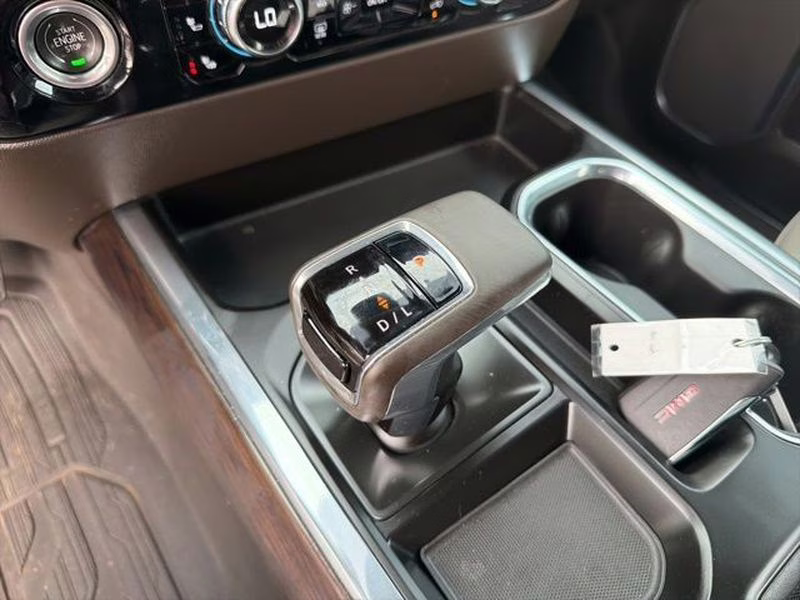 2023 White Frost Tricoat GMC Sierra SLT 4X4 Truck