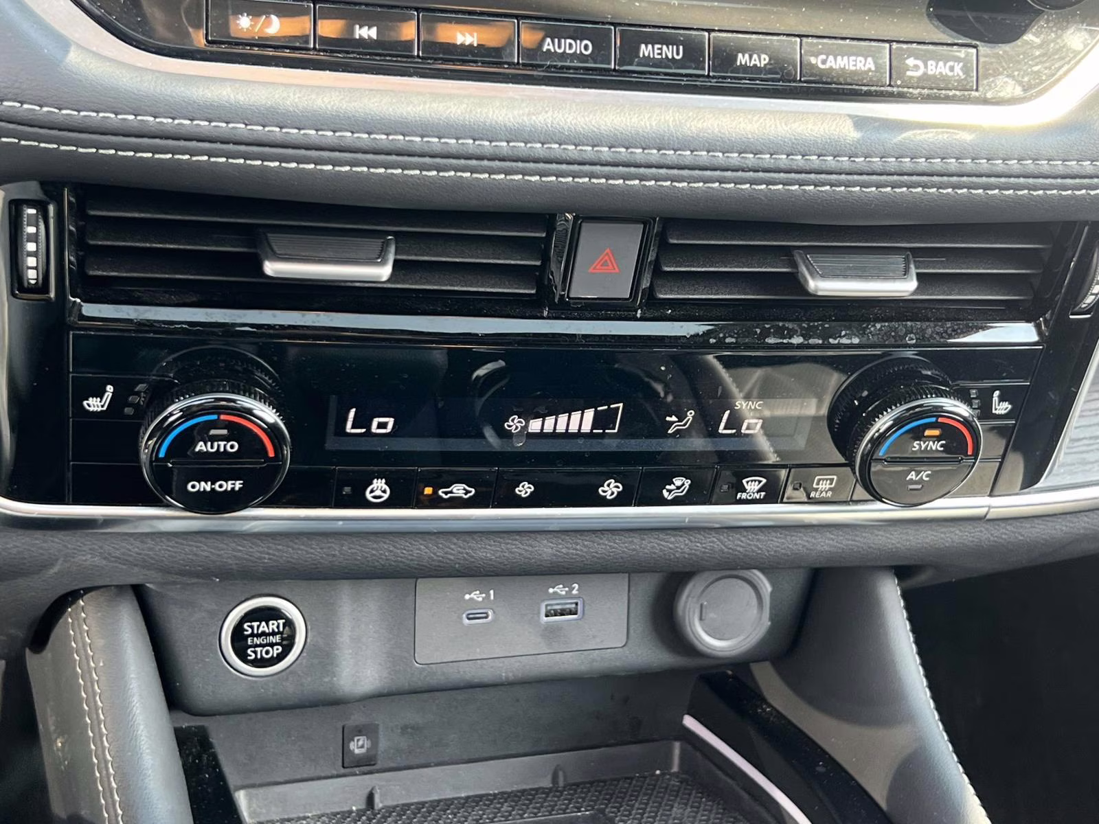 2023 White Nissan Rogue AWD Platinum AWD SUV