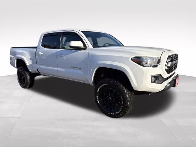 2018 Super White Toyota Tacoma SR5 4X4 Truck
