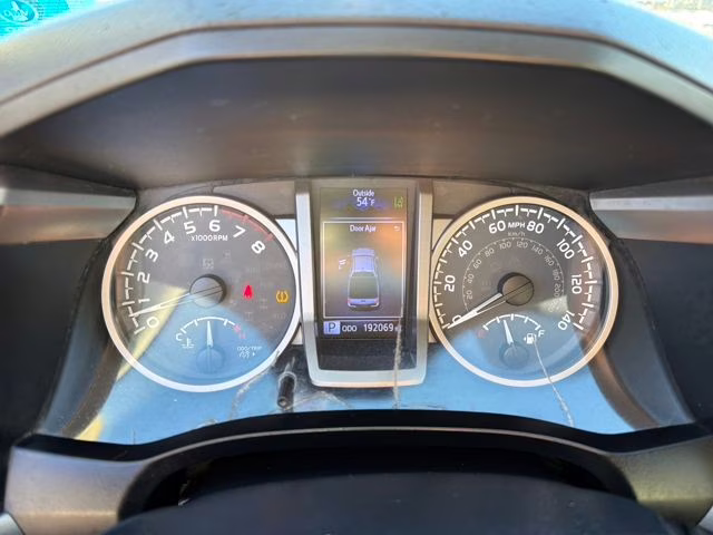 2018 Super White Toyota Tacoma SR5 4X4 Truck