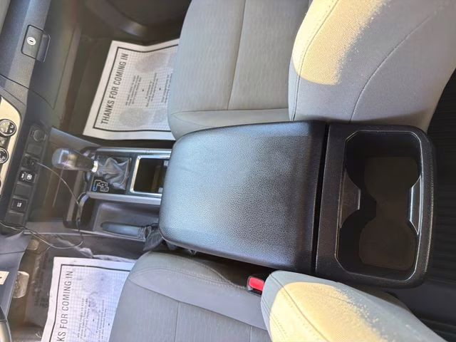 2018 Super White Toyota Tacoma SR5 4X4 Truck