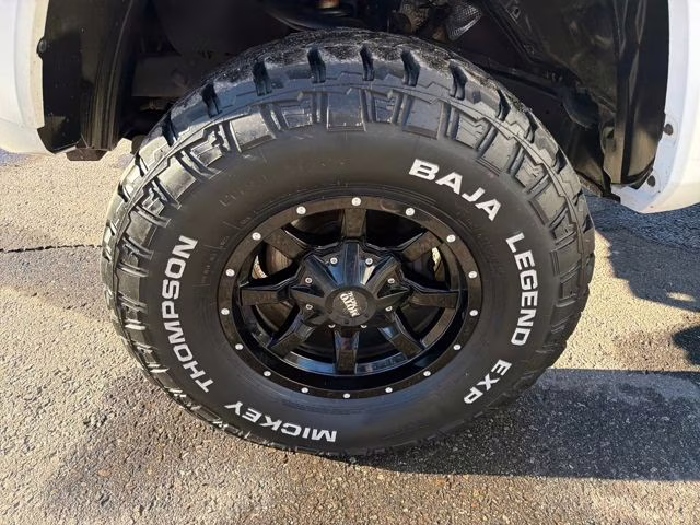 2018 Super White Toyota Tacoma SR5 4X4 Truck