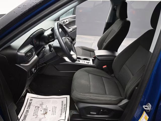 2023 Blue Metallic Ford Explorer XLT 4X4 SUV