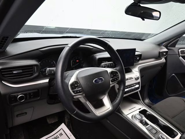 2023 Blue Metallic Ford Explorer XLT 4X4 SUV