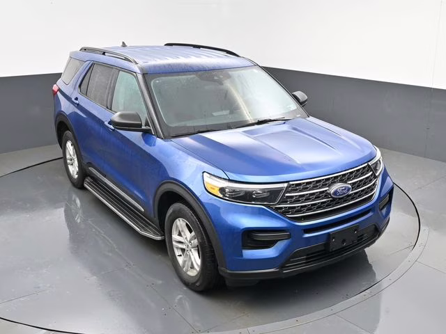 2023 Blue Metallic Ford Explorer XLT 4X4 SUV