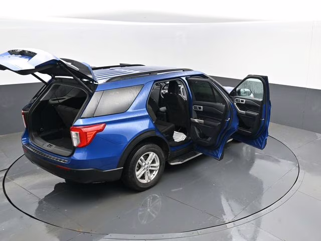 2023 Blue Metallic Ford Explorer XLT 4X4 SUV