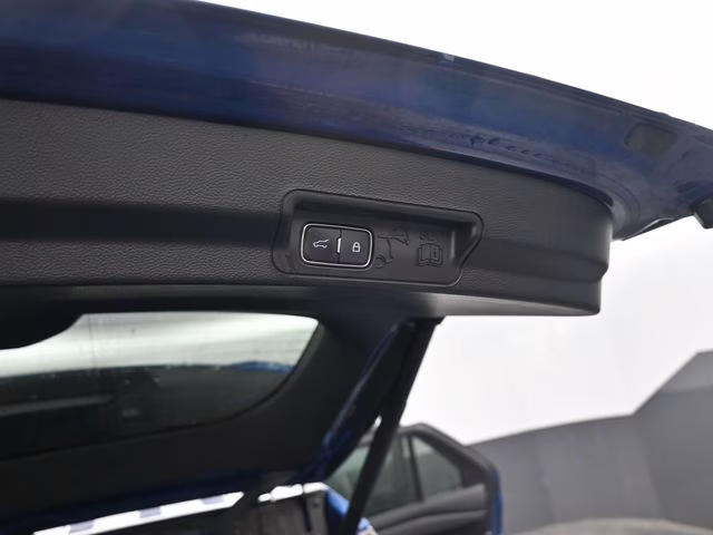 2023 Blue Metallic Ford Explorer XLT 4X4 SUV