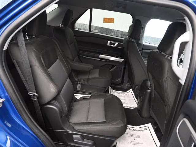 2023 Blue Metallic Ford Explorer XLT 4X4 SUV