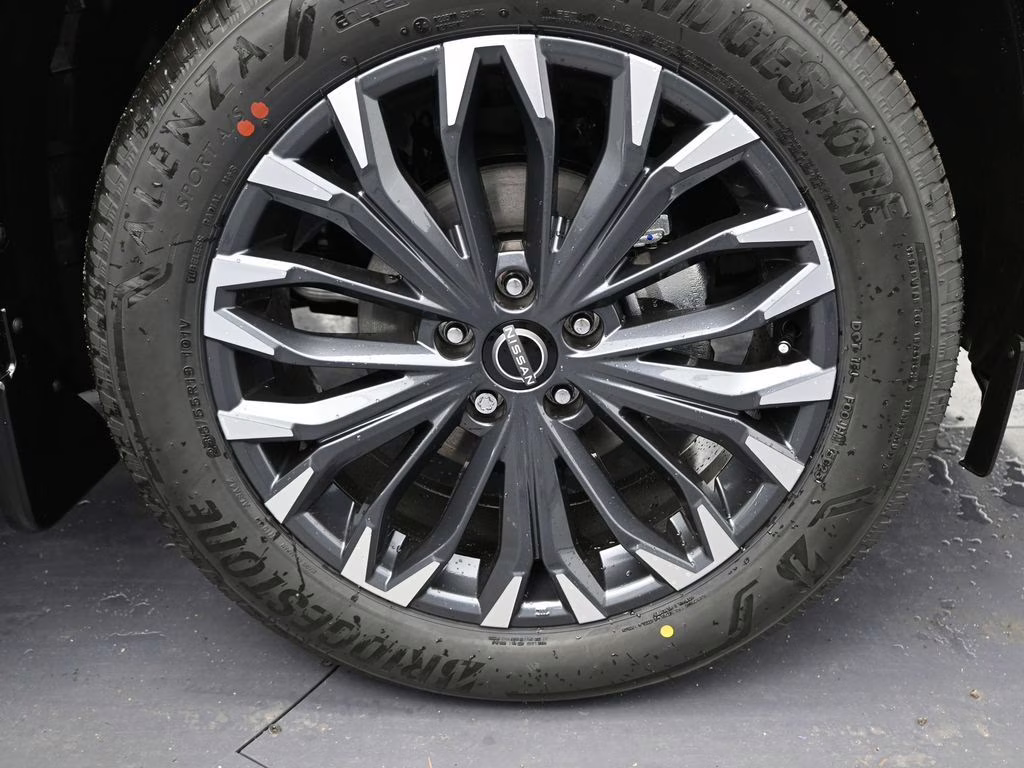 2026 Everest White Pearl Tricoat Nissan Rogue Platinum AWD SUV