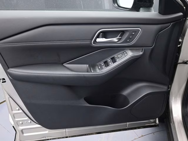 2026 Champagne Silver Metallic Nissan Rogue Platinum AWD SUV