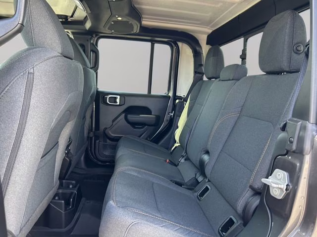 2026 Granite Crystal Metallic Clearcoat Jeep Gladiator Sport S 4X4 Truck