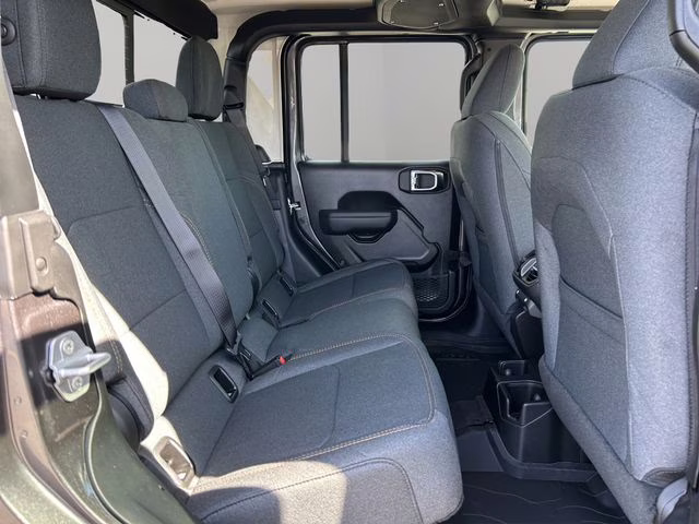 2026 Granite Crystal Metallic Clearcoat Jeep Gladiator Sport S 4X4 Truck