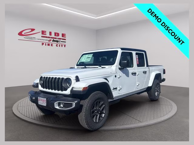 2026 Jeep Gladiator Sport S Auto's photo