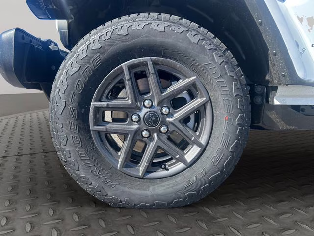 2026 Bright White Clearcoat Jeep Gladiator Sport S 4X4 Truck