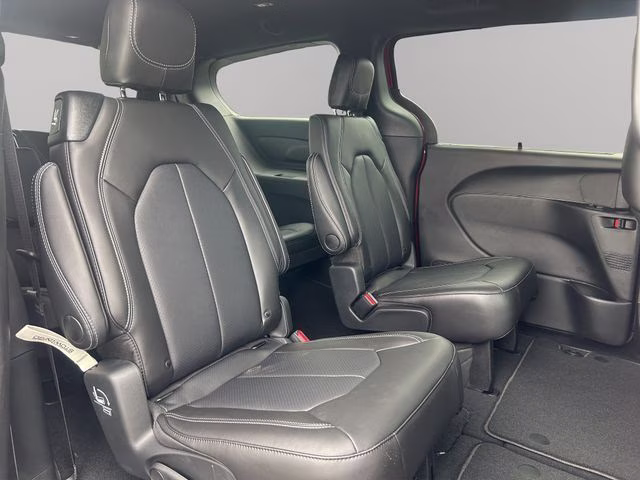2026 Red Hot Pearlcoat Chrysler Pacifica Select AWD Van