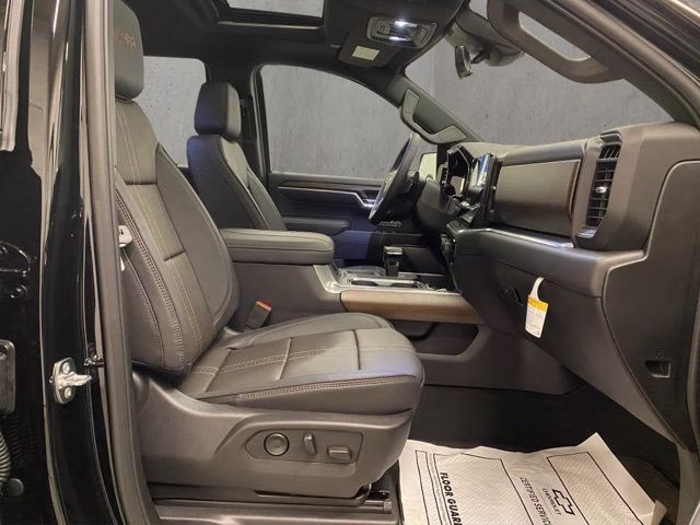 2025 Black Chevrolet Silverado 1500 High Country 4X4 Truck