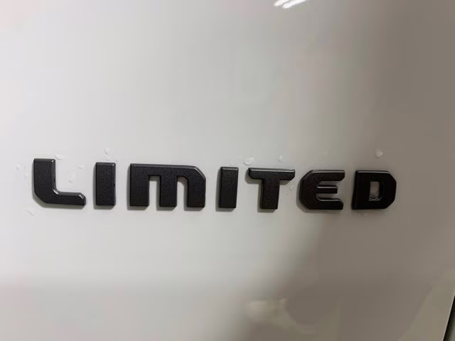 2026 Bright White Clearcoat Jeep Cherokee Limited 4X4 SUV