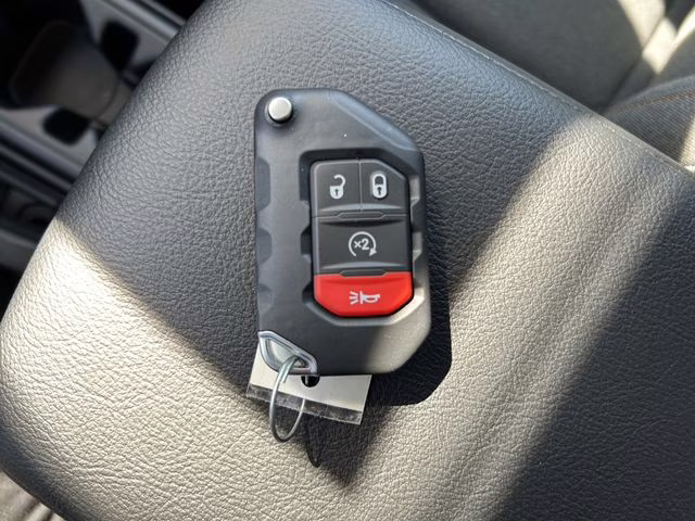 2026 Granite Crystal Metallic Clearcoat Jeep Gladiator Sport S 4X4 Truck