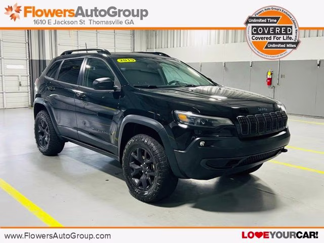 2019 Diamond Black Crystal Pearlcoat Jeep Cherokee Latitude SUV