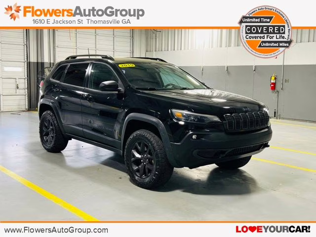 2019 Diamond Black Crystal Pearlcoat Jeep Cherokee Latitude 4X4 SUV