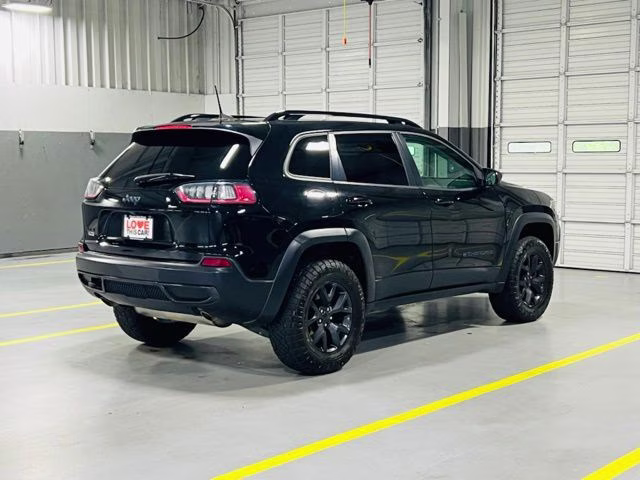 2019 Diamond Black Crystal Pearlcoat Jeep Cherokee Latitude 4X4 SUV