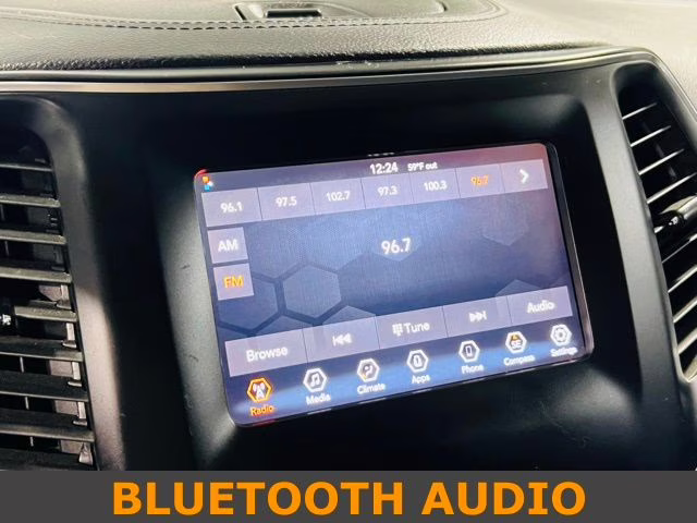 2019 Diamond Black Crystal Pearlcoat Jeep Cherokee Latitude 4X4 SUV