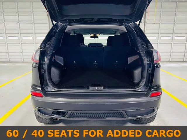 2019 Diamond Black Crystal Pearlcoat Jeep Cherokee Latitude 4X4 SUV