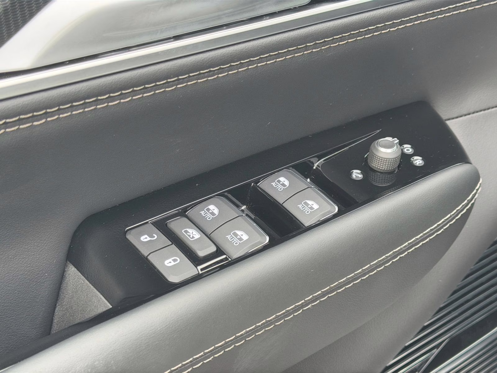 2026 Bright White Clearcoat Jeep Grand Wagoneer L Summit Obsidian 4X4 SUV