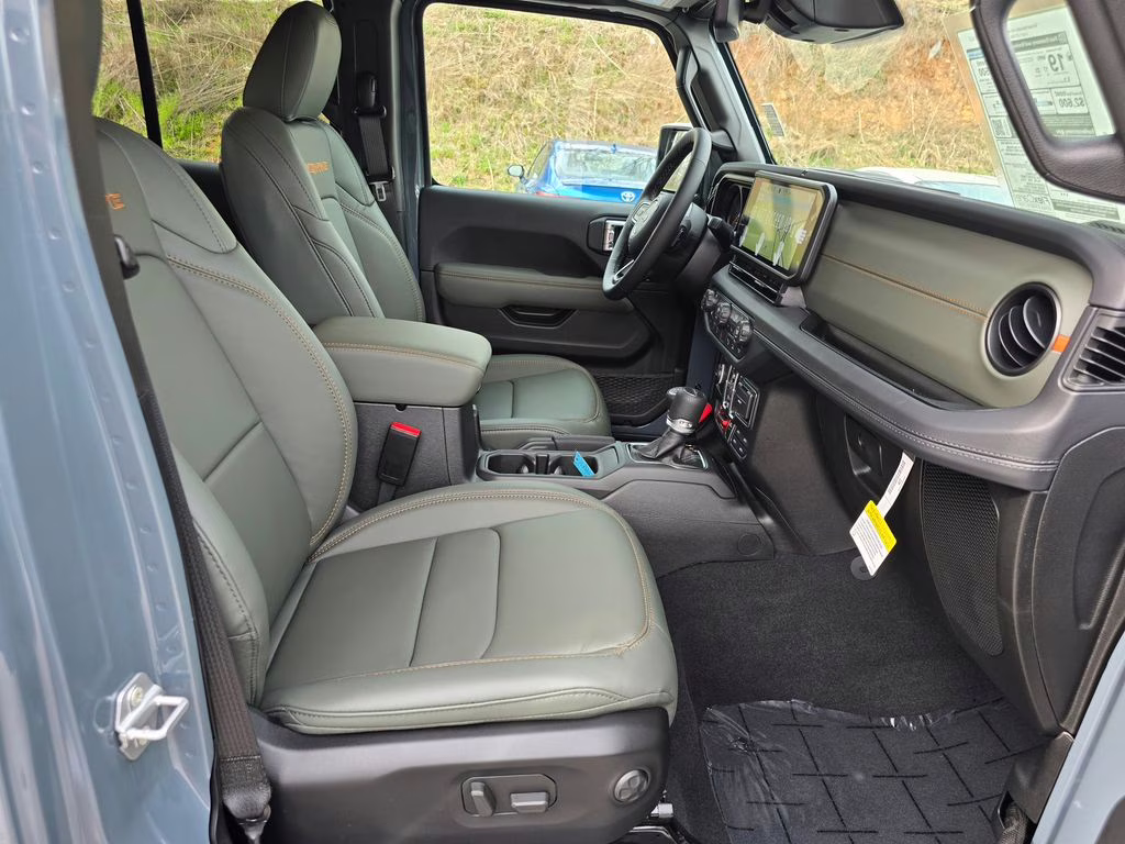 2026 Anvil Clearcoat Jeep Gladiator Mojave 4X4 Truck