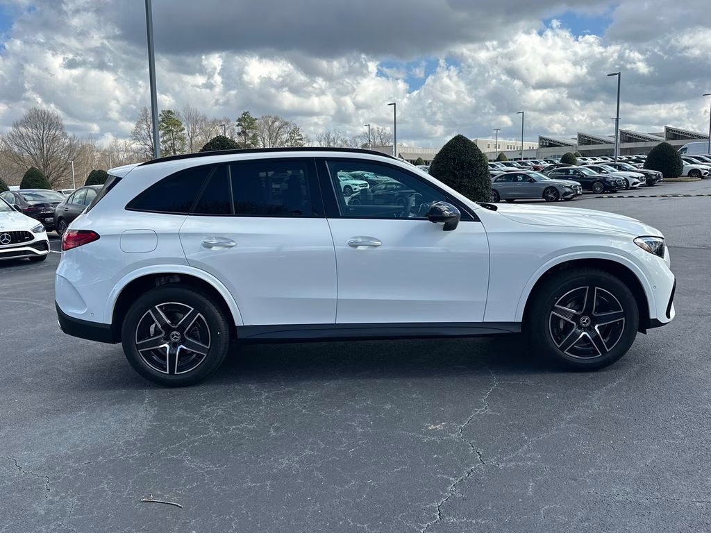 2026 194/149white Mercedes-Benz GLC GLC 300 AWD SUV